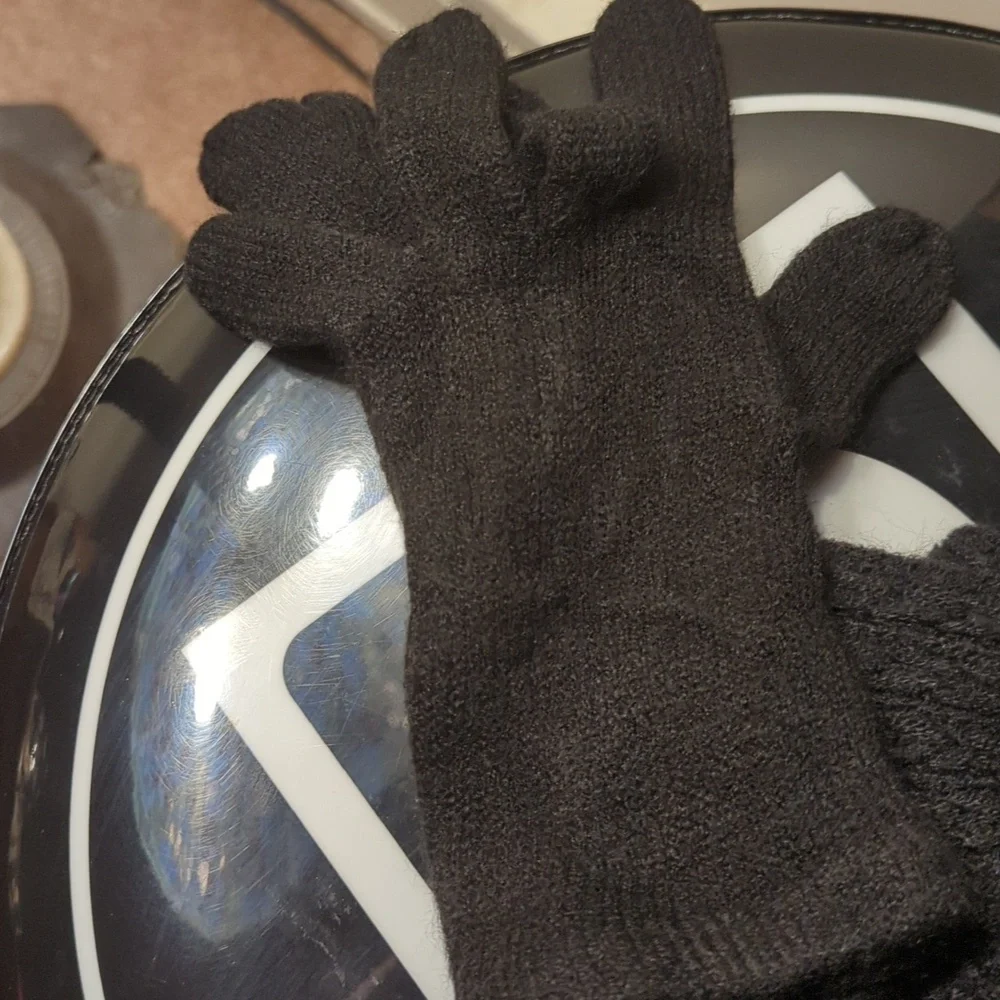 NY&C. Black Scarf & Black Gloves. New SALE